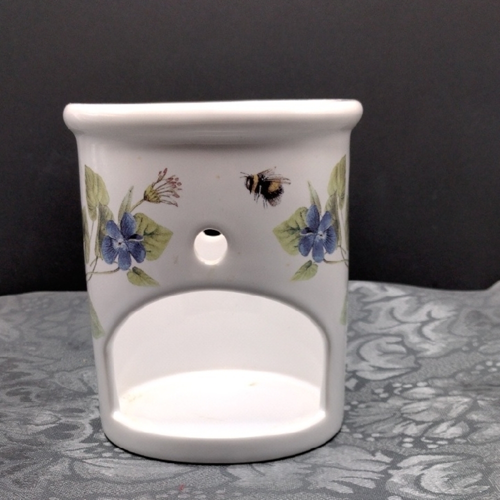 Majestic Butterfly Floral White Ceramic Holder - Picture 2 of 6